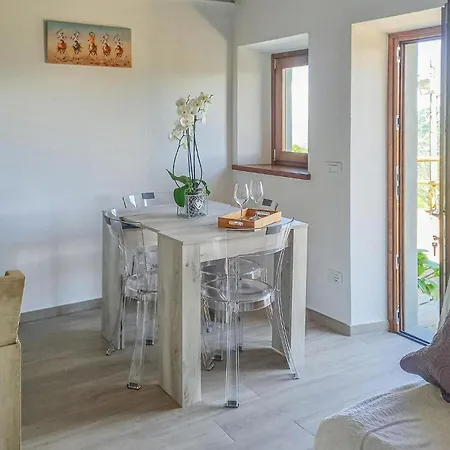 1 Bedroom Stunning In * Palagnana