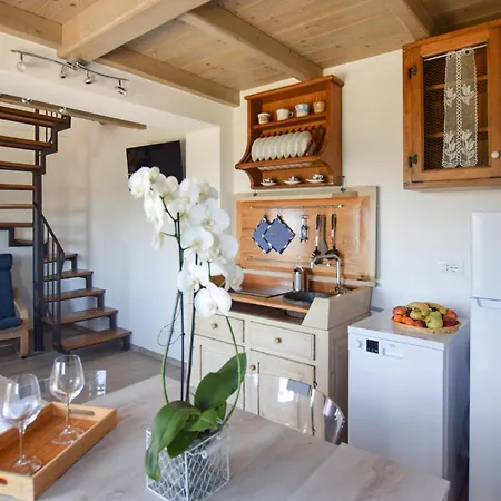 1 Bedroom Stunning In Holiday home Palagnana